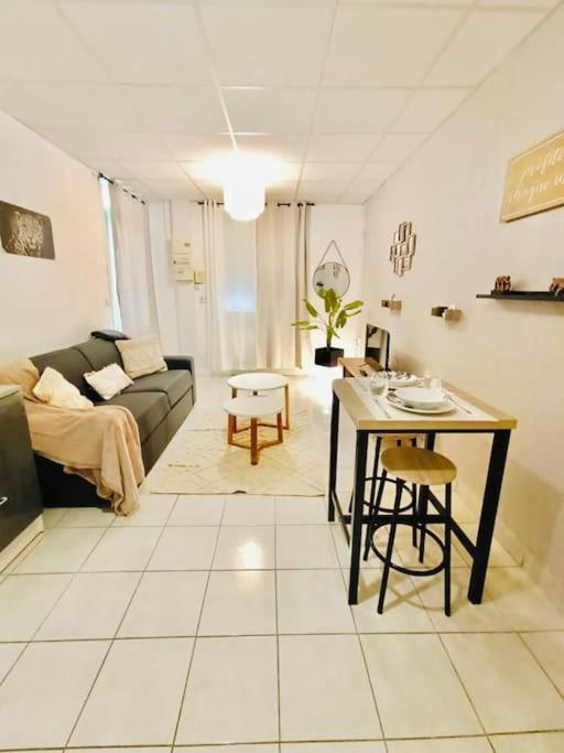 Le Savana Lodge Chanas Dış mekan fotoğraf
