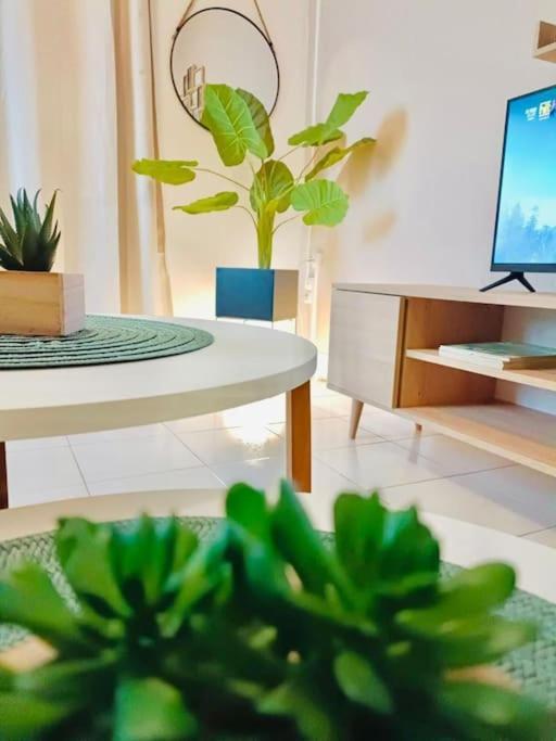 Le Savana Lodge Chanas Dış mekan fotoğraf